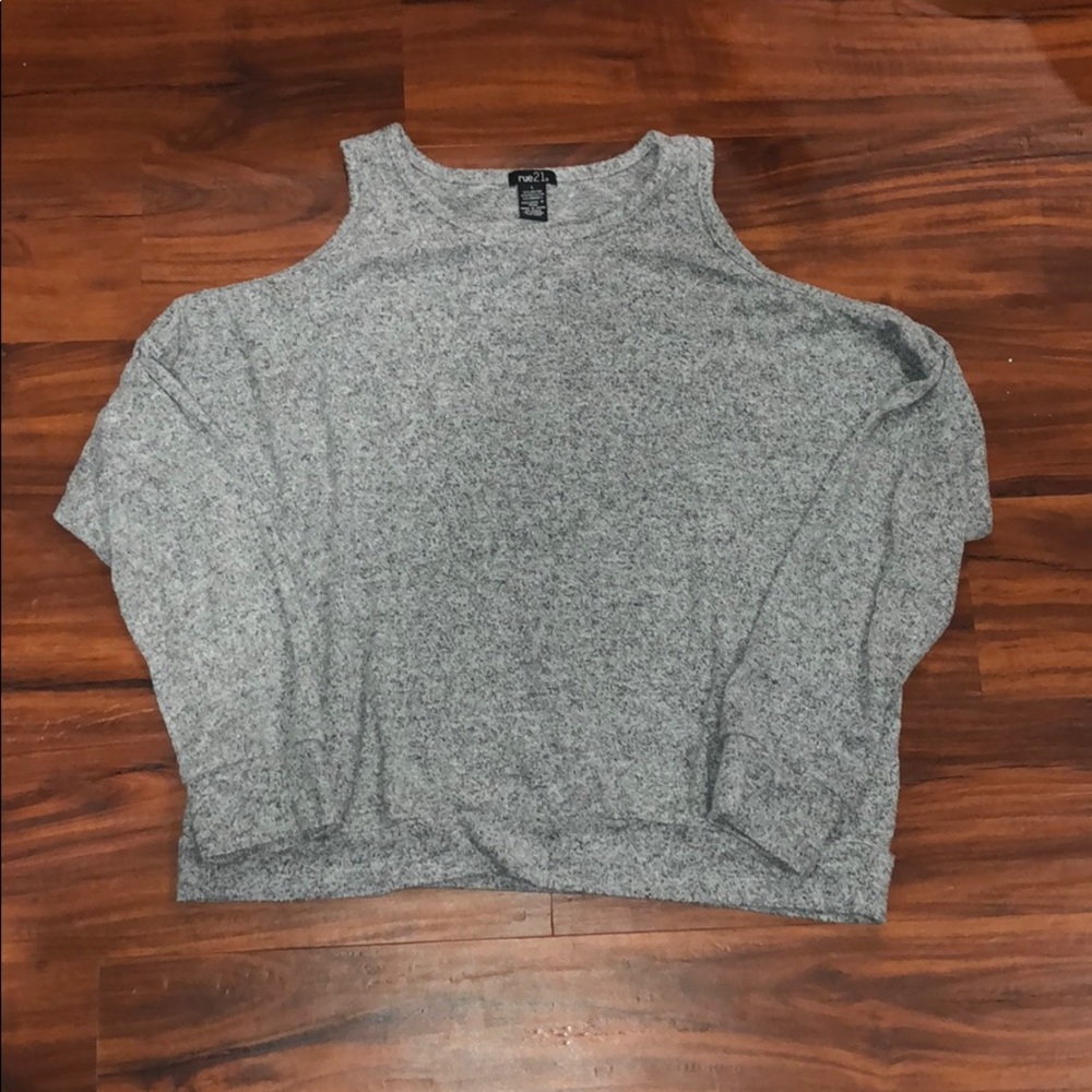 Gray cold shoulder longe sleeve